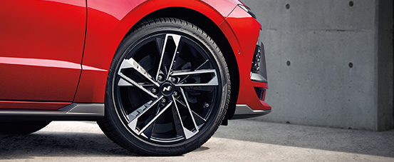 Exclusive 19-inch Alloy Wheels