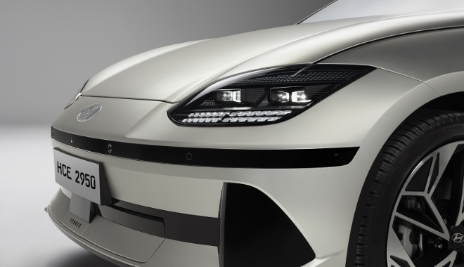 front Parametric Pixel Lights of IONIQ 6