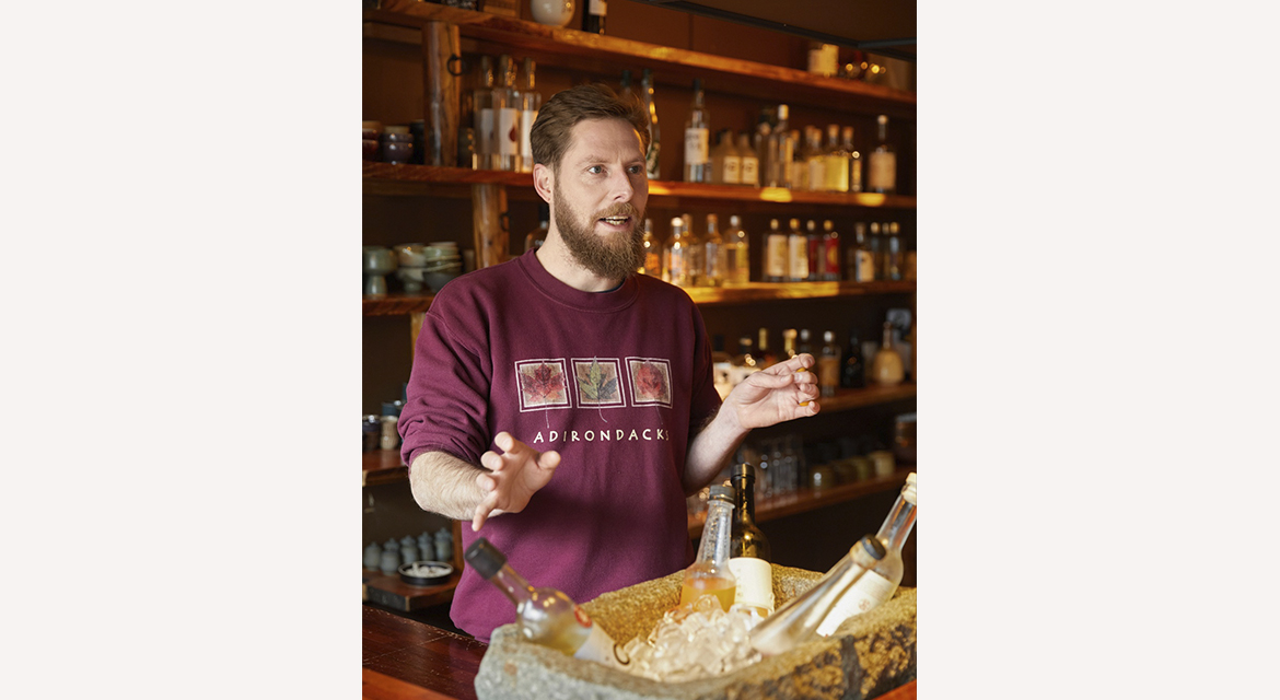 A big thank you to Dustin Wessa of Namsan Sool Club for his generosity with his time and insights © 우아한형제들