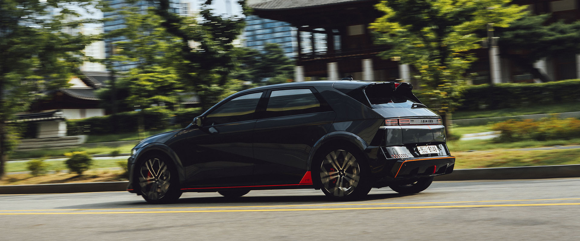 Korea represents a fusion of historical cultures and heritage, a world that mixes urban and nature, and a thirst for modernity and progress. It's a unique country