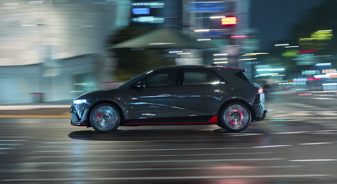 Dongdaemun Design Plaza's UFO-like form highlights the diversity in design and architecture within the city