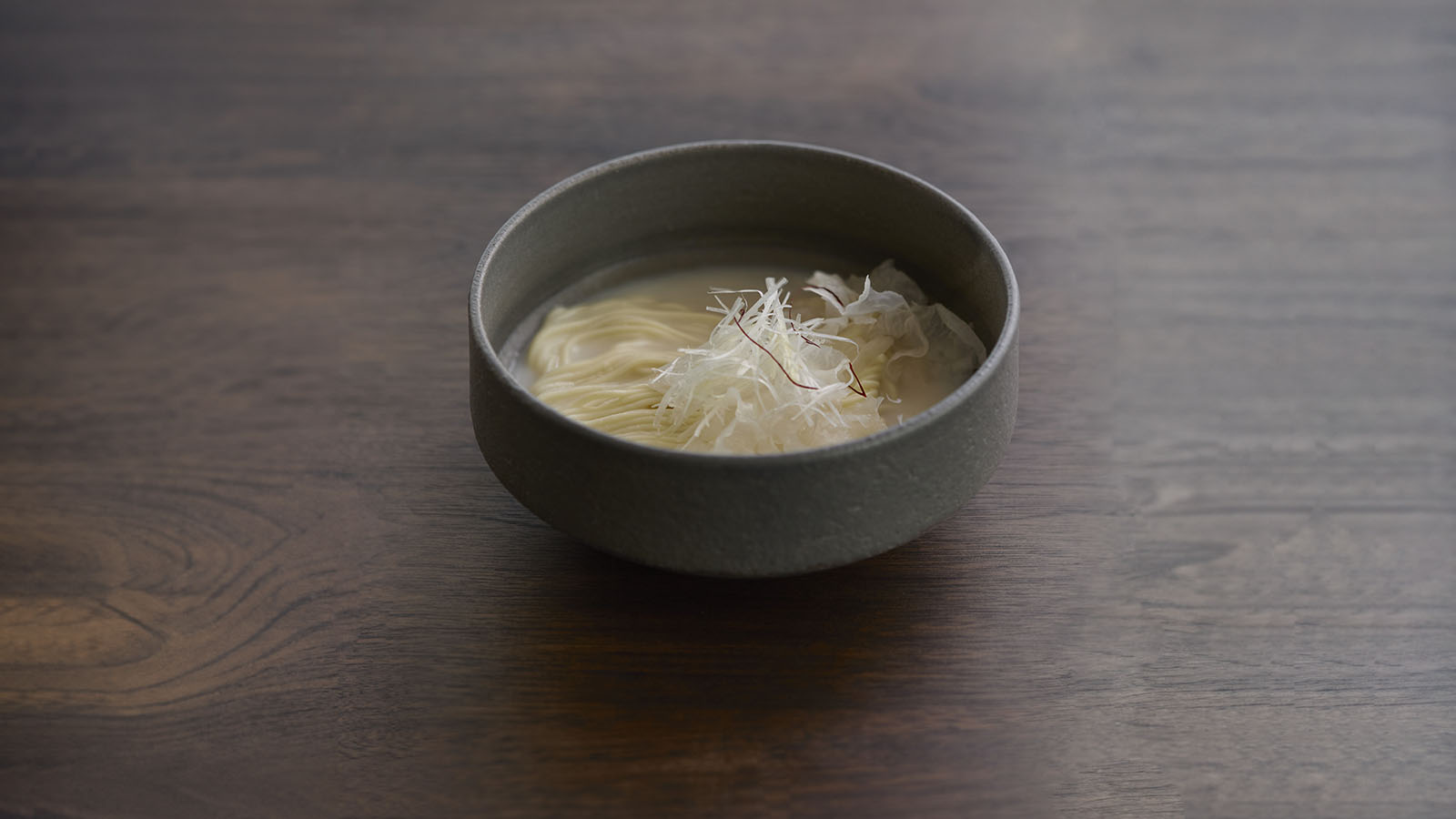 Seolloengtang (Long-Simmered Beef Soup with Fresh Noodles)