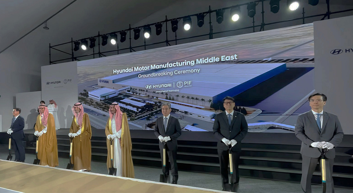 (From left to right) : Wongyun Park, CEO of HMMME; Ahmed Ali Al Subaey, Chairman of HMMME Board of Directors; Yazeed A. Alhumied, Deputy Governor and Head of MENA Investments at PIF; H.E. Bandar Alkhorayef, Minister of Industry and Mineral Resources; Jaehoon Chang, Vice Chair of Hyundai Motor Group; Byung Jun Moon, Korean Ambassador (Acting) to Kingdom of Saudi Arabia; Hanwoo Lee, Executive Vice President and CEO of Hyundai Engineering & Construction