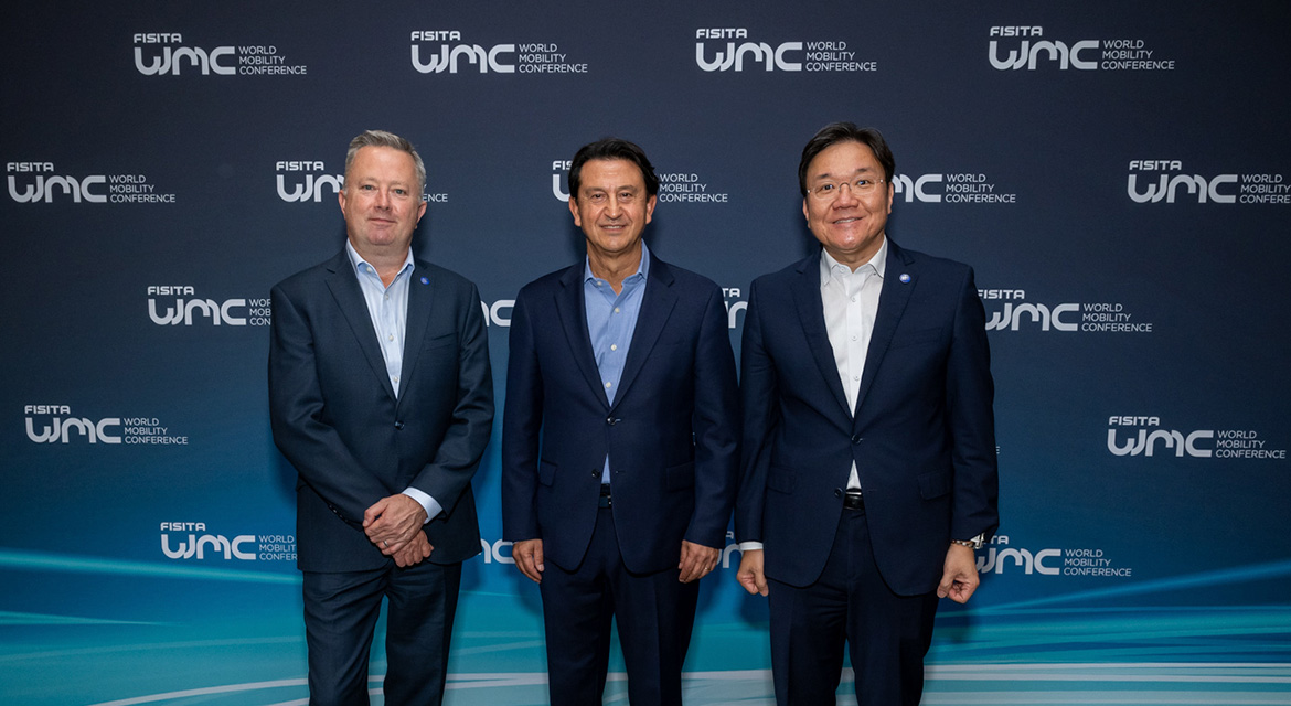 (from left) Chris Mason, CEO of FISITA; José Muñoz, Hyundai Motor Company President and CEO; ChangHwan Kim, Executive Vice President and Head of Electrification Energy Solutions Tech Unit at Hyundai Motor Group