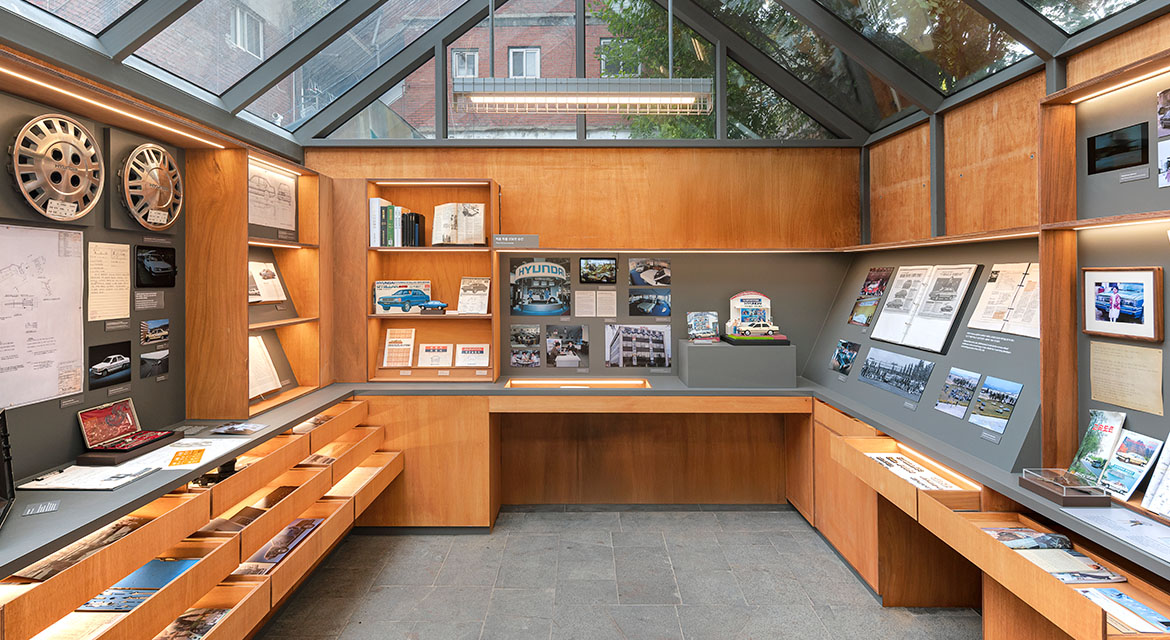 Pop-up exhibition at piknic with archived materials of STELLAR and SONATA