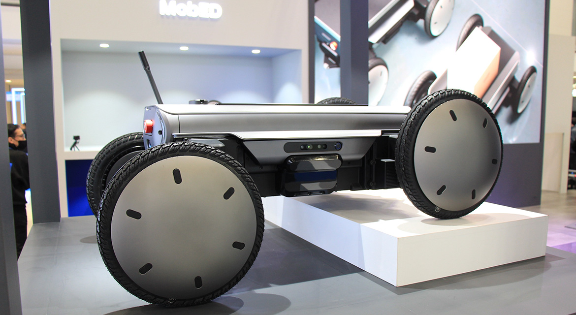 MobED driving through curbs using DnL modules