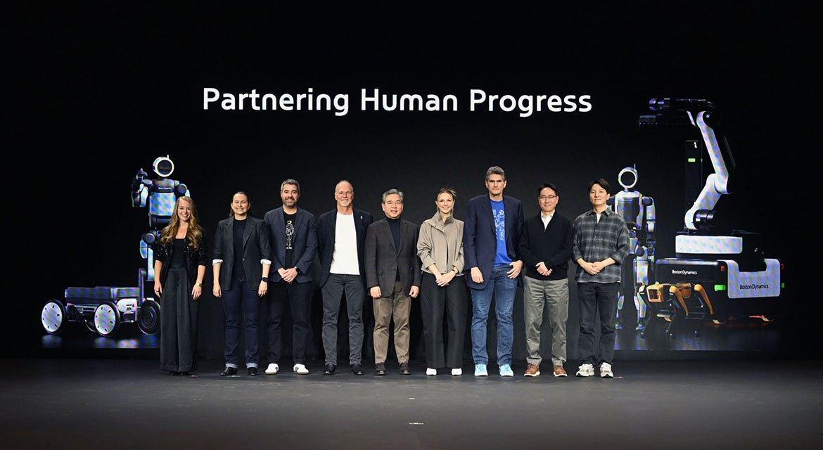 (From left) Merry Frayne, Director of Spot Product Management at Boston Dynamics; Carolina Parada, Head of Robotics at Google Deepmind; Alberto Rodriguez, Director of Atlas Behavior at Boston Dynamics; Robert Playter, CEO of Boston Dynamics; Jaehoon Chang, Vice Chair of Hyundai Motor Group; Aya Durbin, Humanoid Application Product Lead at Boston Dynamics; Zachary Jackowski, Vice President and General Manager of Atlas at Boston Dynamics; Woong Jae Lee, Vice President of Manufacturing Division at Hyundai Motor Group and Chief Innovation Officer of Boston Dynamics; Seunghyun Woo, Future Strategy Team Lead at Hyundai Motor Group