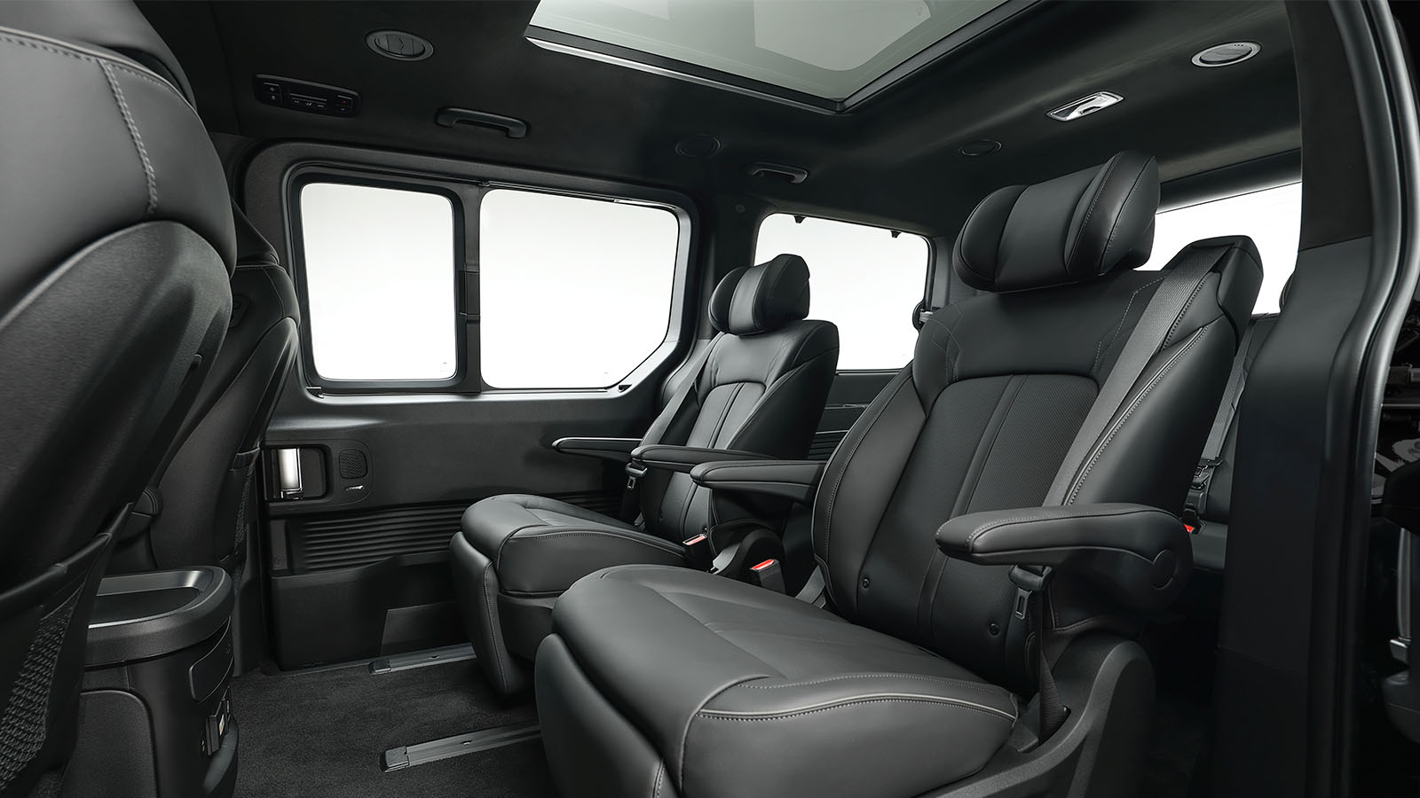 Hyundai STARIA Electric Debuts, Setting a New Standard for Spacious, Everyday Zero-Emission Mobility