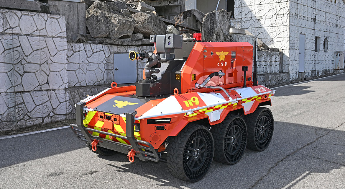 Hyundai Motor Group Donates Unmanned Firefighting Robots to Korea National Fire Agency for Safeguarding Firefighters 