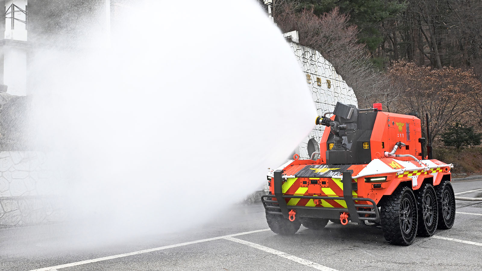 Hyundai Motor Group Donates Unmanned Firefighting Robots to Korea National Fire Agency for Safeguarding Firefighters 