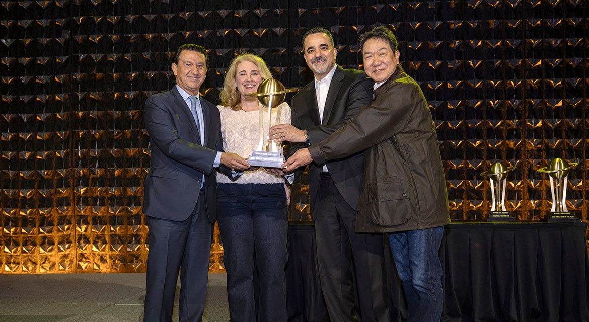 (From left) José Muñoz, President and CEO of Hyundai Motor Company; Jennifer Newman, World Car Awards juror and Editor-in-Chief of Cars.com; Randy Parker, President and CEO of Hyundai Motor North America; and SangYup Lee, Executive Vice President and Head of Hyundai and Genesis Global Design