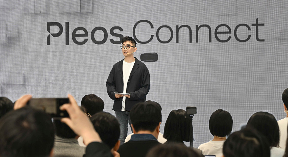 Jongwon Lee, Senior Vice President and Head of the Feature & CCS Sub-Division at Hyundai Motor Group, delivers the opening presentation at the Pleos Connect Media Day.