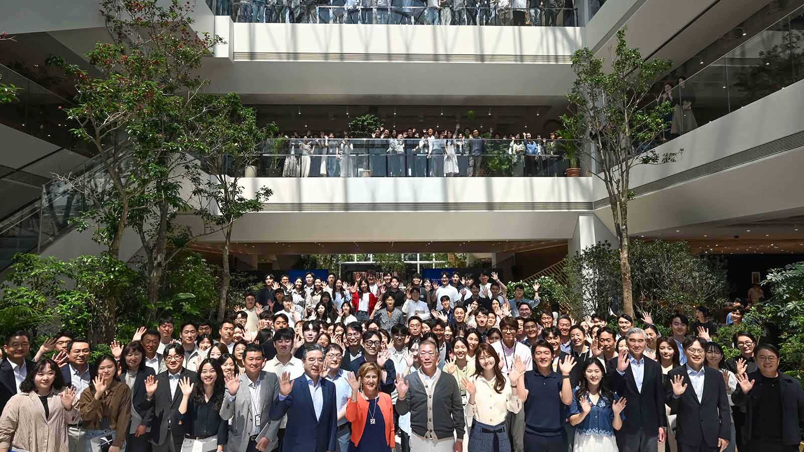 Hyundai Motor Group Executive Chair Outlines Vision for Collaboration and Innovation at Transformed Seoul HQ