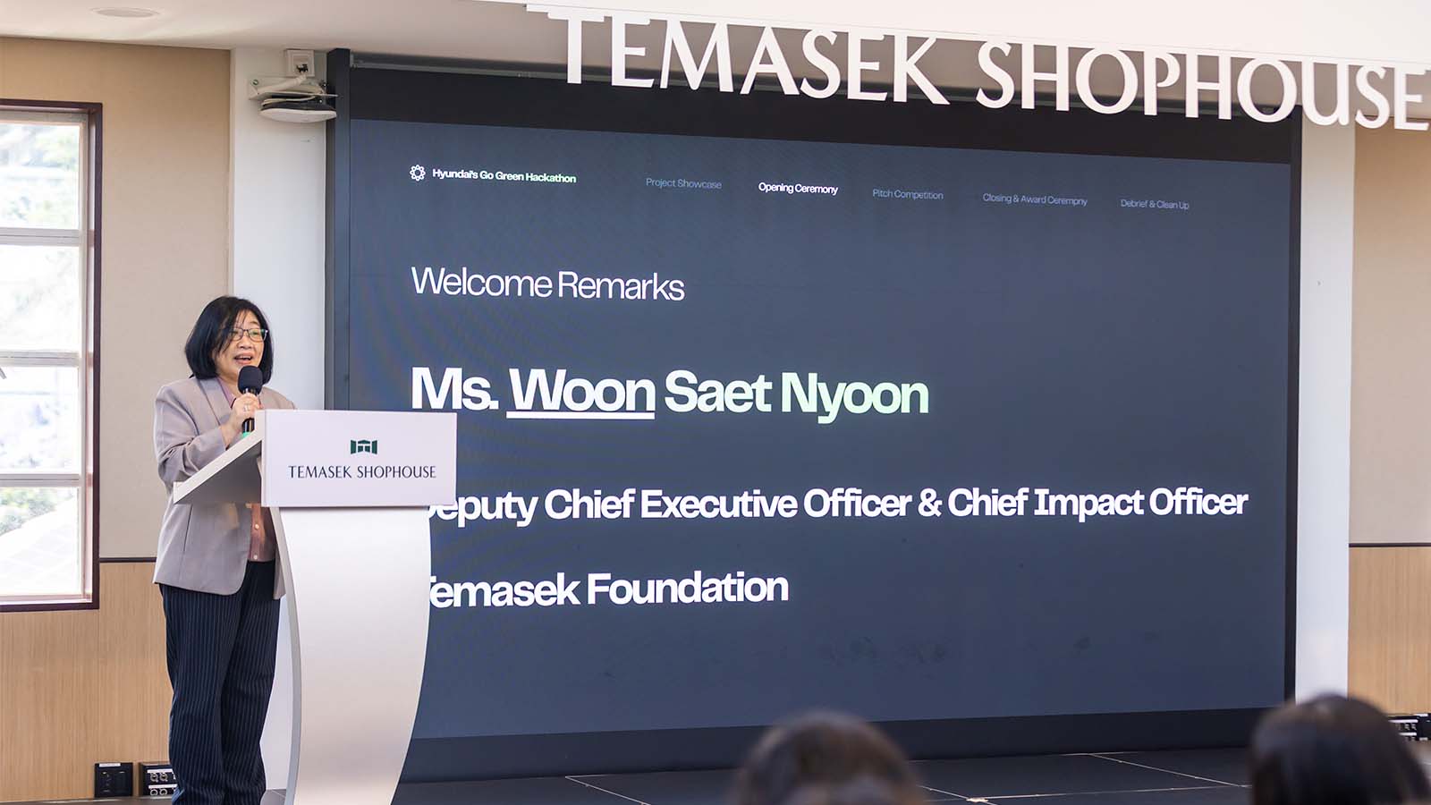 (From left to right) Judges Dr. Vivek Nair, Strategy Manager, Hyundai CRADLE and Mr Ko Hyunsuk, Manager, Business Planning, Hyundai Motor Group Innovation Center Singapore during the judges walkabout