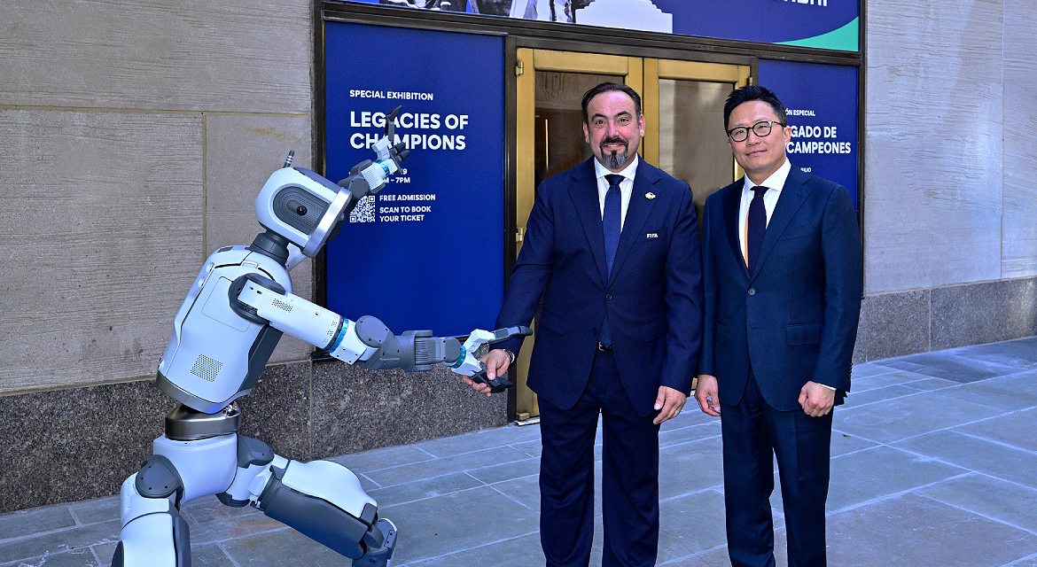 From left: Marco Fazzone, Managing Director, FIFA Museum; Sungwon Jee, Executive Vice President and Global Chief Marketing Officer, Hyundai Motor Company