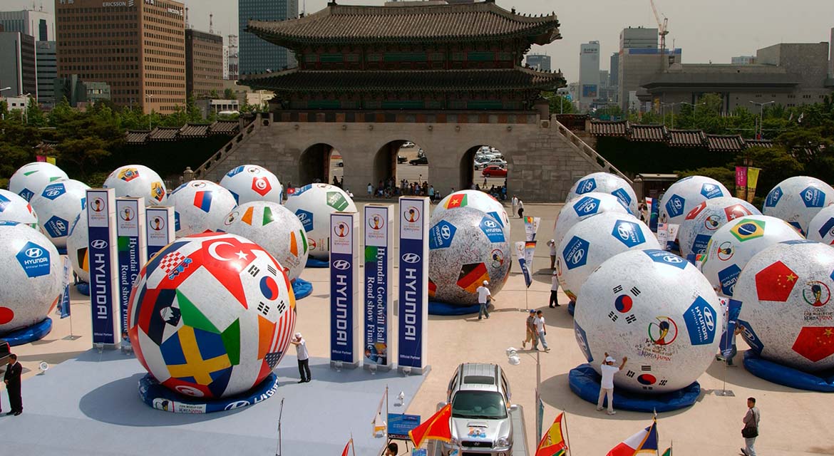 The Goodwill Ball Road Tour ahead of the 2002 FIFA World Cup Korea/Japan™, one of Hyundai Motor’s earliest global fan engagement initiatives.