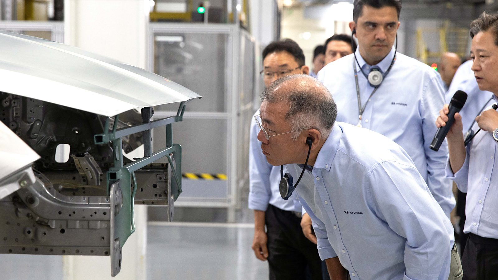Hyundai Motor Group Executive Chair Euisun Chung Visits Hyundai Motor Türkiye to Review IONIQ 3 Production Readiness